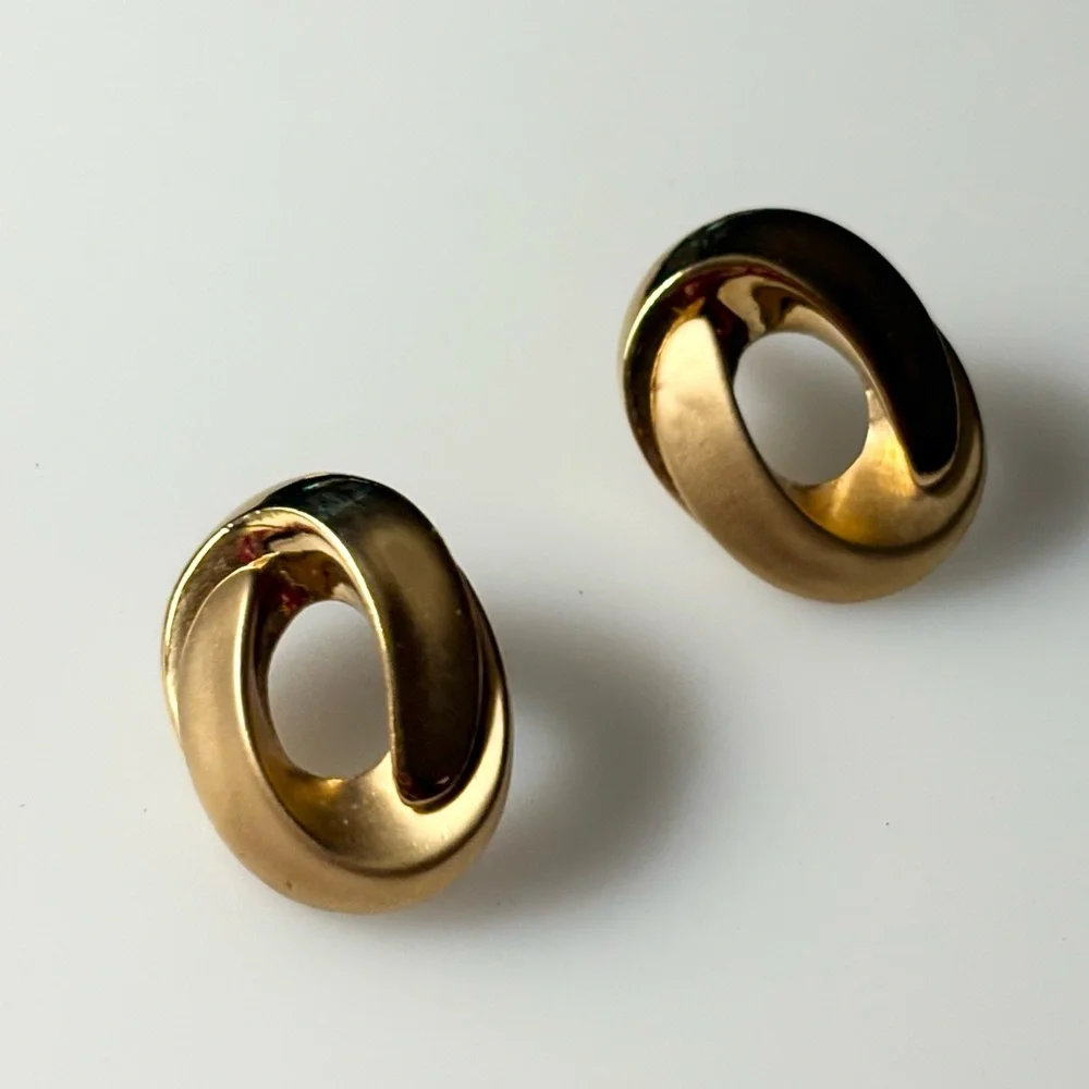 Vintage Gold-tone Matte Shiny Stamped Thailand Post Earrings - Picture 12 of 12